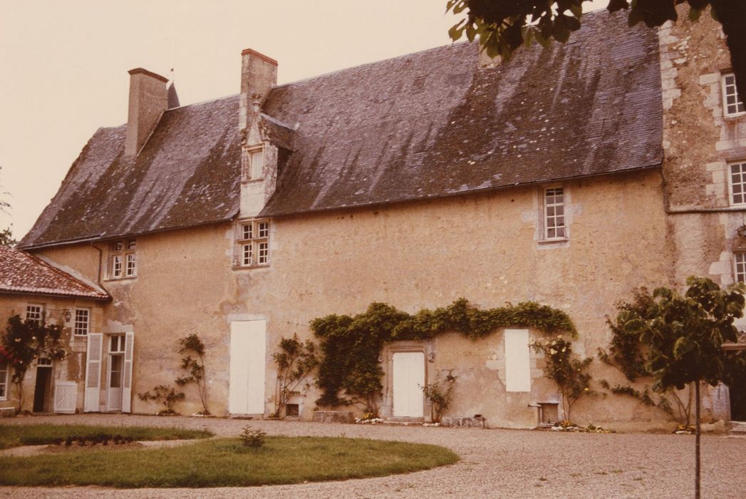 façade ouest, vue partielle