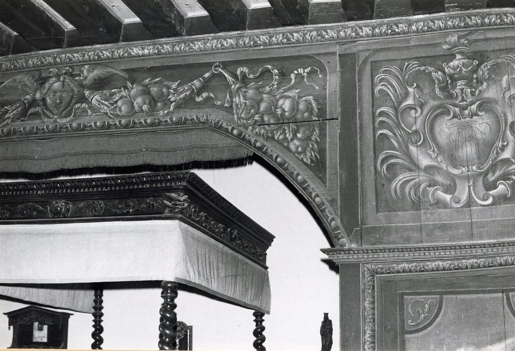 rez-de-chaussée, chambre à alcôve, détail des lambris de revêtement, détail