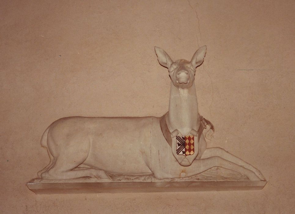 biche couchée