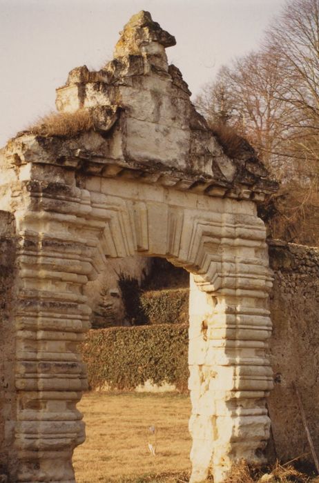 portail d’accès sud au jardin