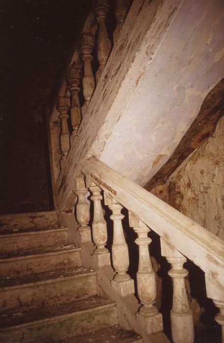 pavillon, escalier, vue partielle