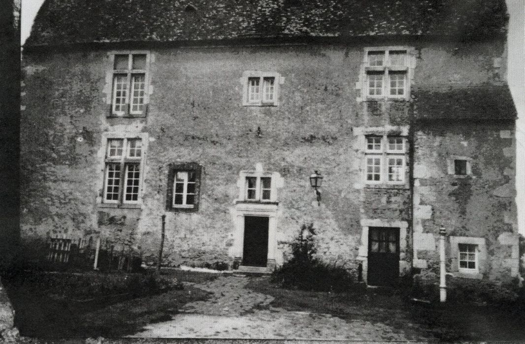 façade antérieure (photocopie numérisée)