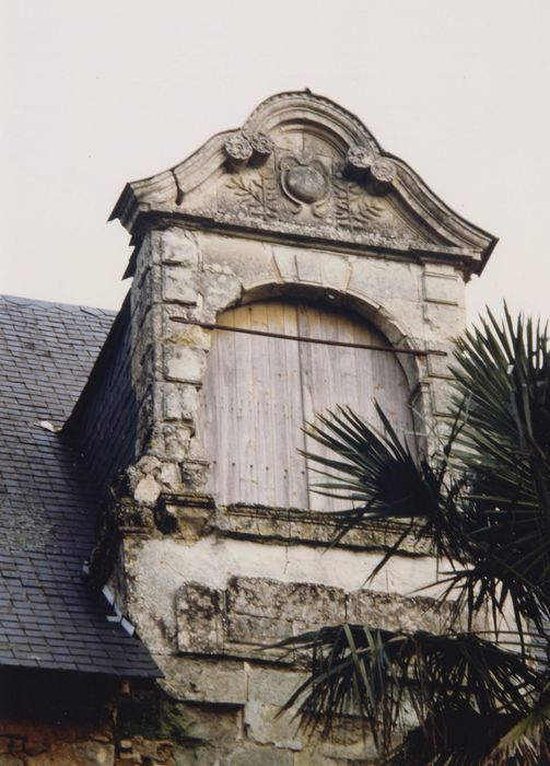 façade sud, détail d’une lucarne