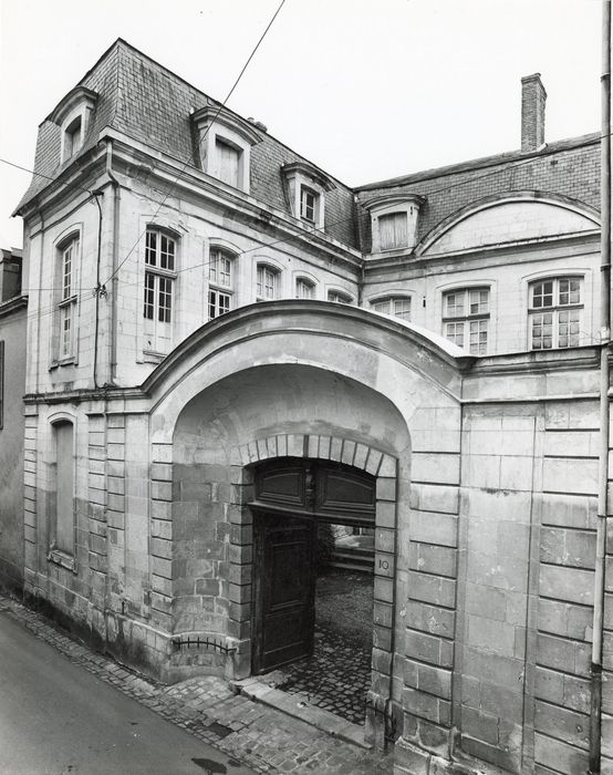 Hôtel Huger de Vernelles (ancien)