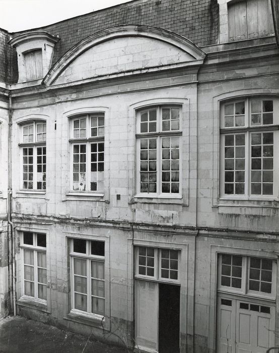 façade sur la cour d’honneur