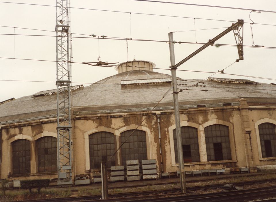 vue partielle du bâtiment