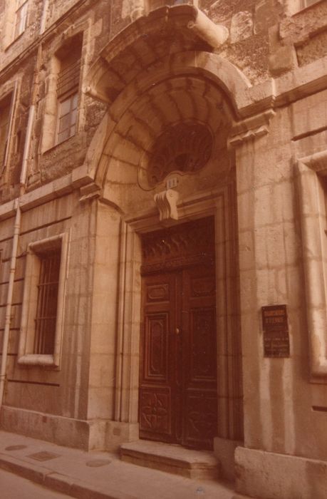 porte monumentale rue Métropole