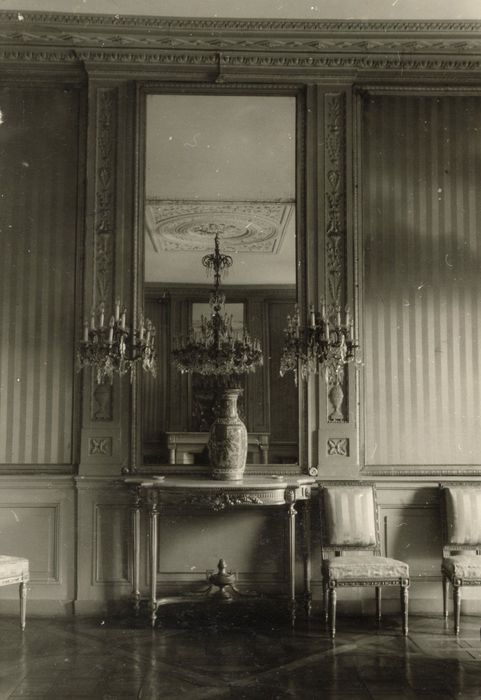 salon Louis XVI, lambris de revêtement, détail