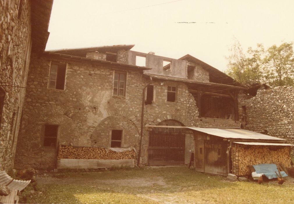 ancien cloître, vue partielle