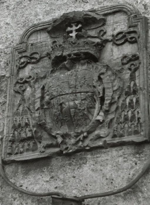 aile est, façade est, détail d’un bas-relief armorié aux armes d’Antoine de La Rochefoucault