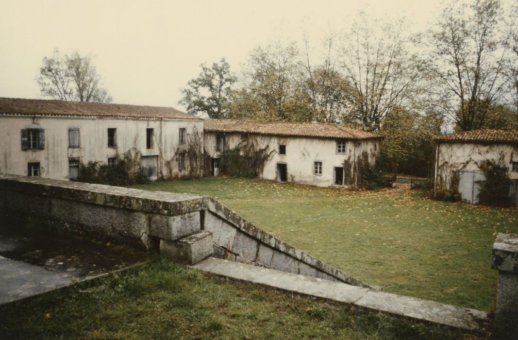 communs, façades sud et ouest