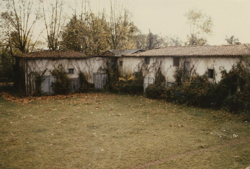 communs, façades nord et ouest