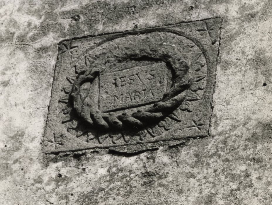 façade ouest, détail d’un bas-relief : Blason des oratoriens