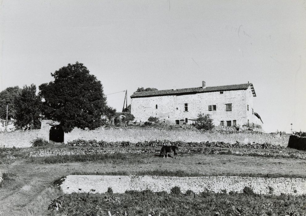 communs, façade ouest