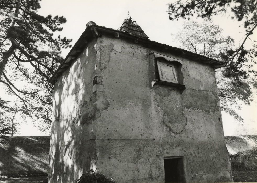 pigeonnier, façade est