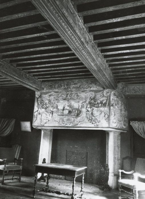 aile nord, 1er étage, chambre, cheminée monumentale