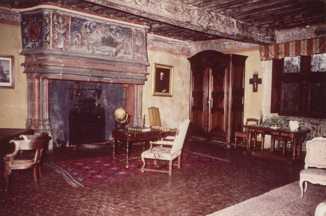 aile nord, 1er étage, chambre, cheminée monumentale