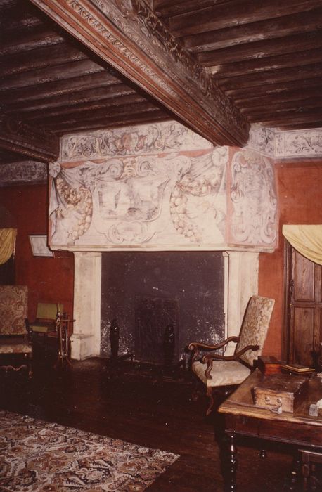 aile nord, 1er étage, chambre, cheminée monumentale