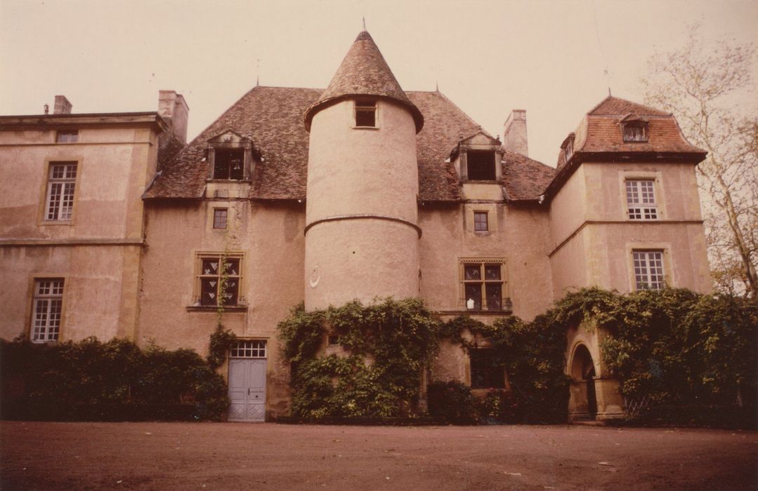 cour intérieure, aile nord, façade sud