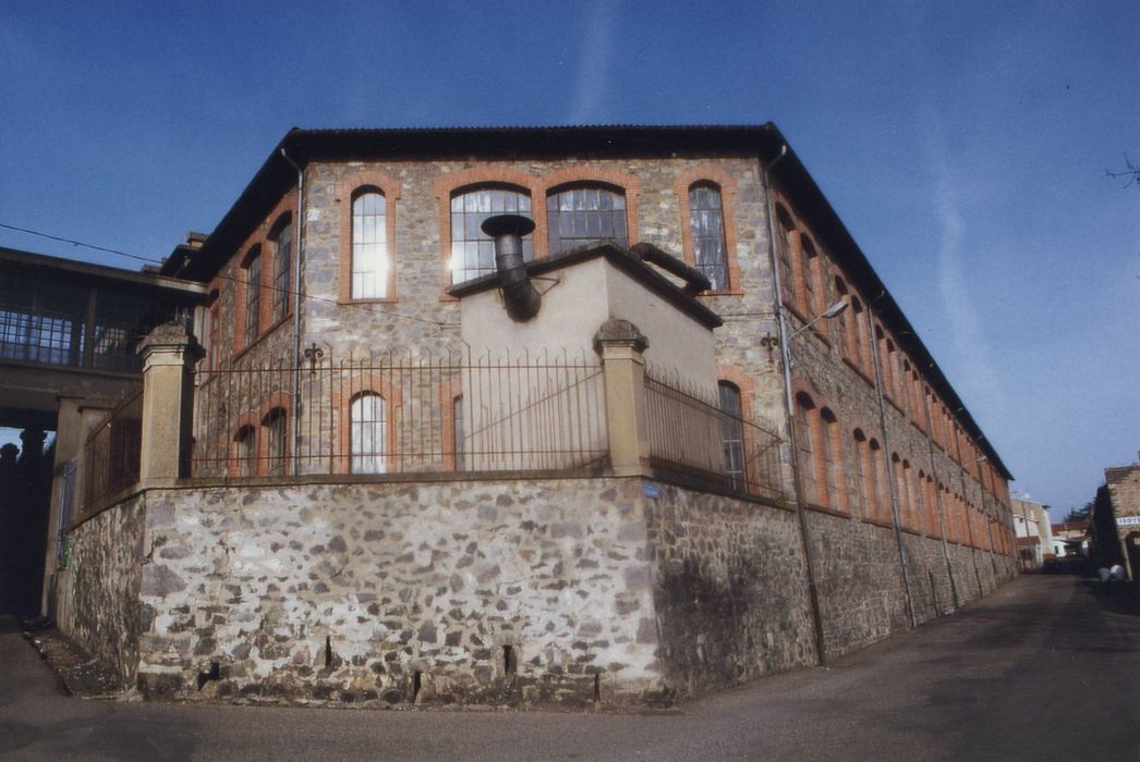 bâtiment des ateliers, façades à l’angle des rues de la Liberté et Martouret