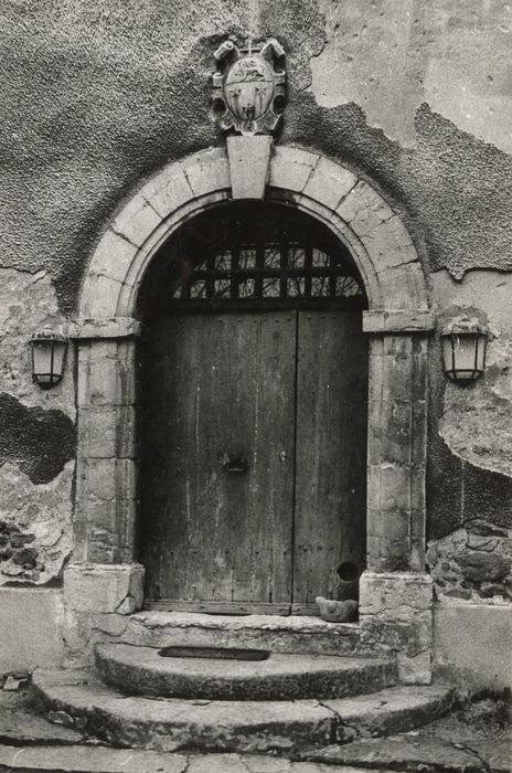 cour intérieure, aile nord, façade sud, porte d’accès