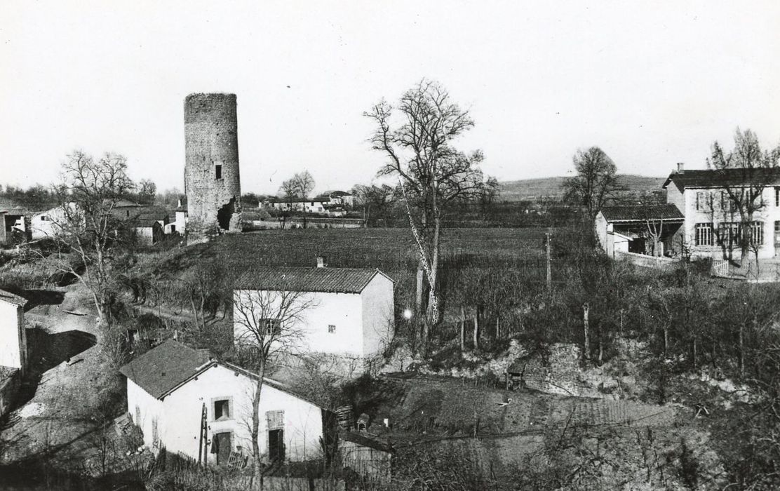 vue générale de la tour dans son environnement