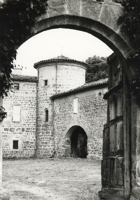 cour des communs, tour nord