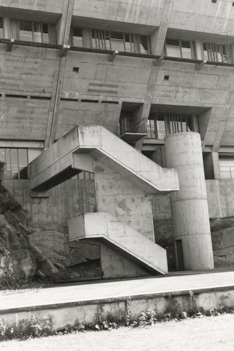 façade ouest, escalier extérieur