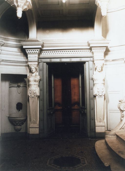 vestibule de l’escalier monumental, vue partielle