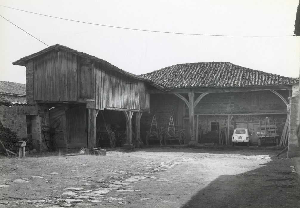 cour intérieure, bâtiments est et sud, ensemble nord-ouest