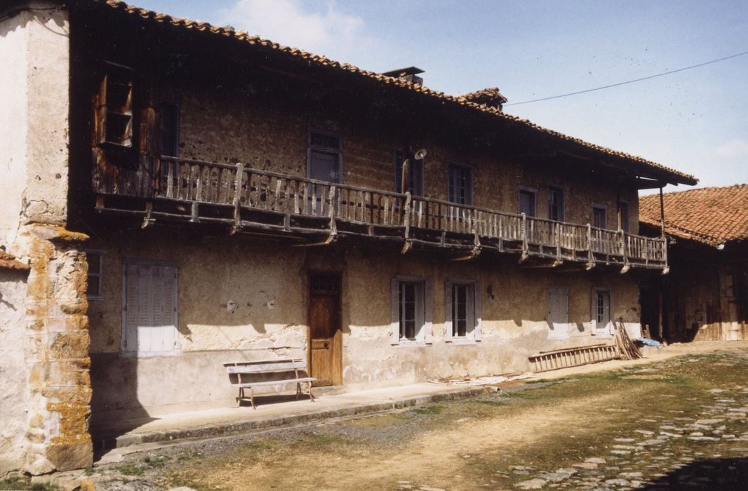 cour intérieure, logis, façade est