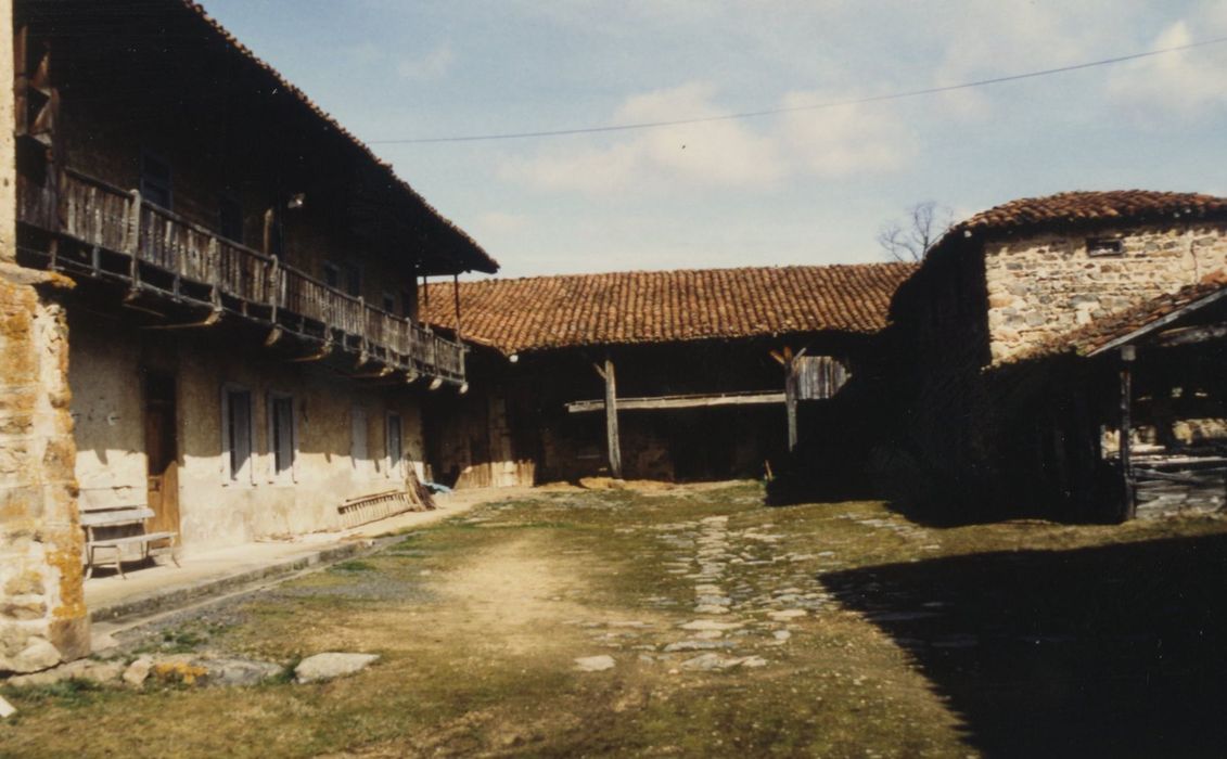 cour intérieure, ensemble sud-est