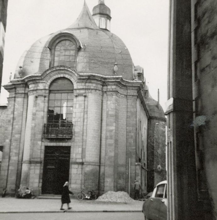 Bibliothèque municipale (ancienne chapelle des Jésuites)