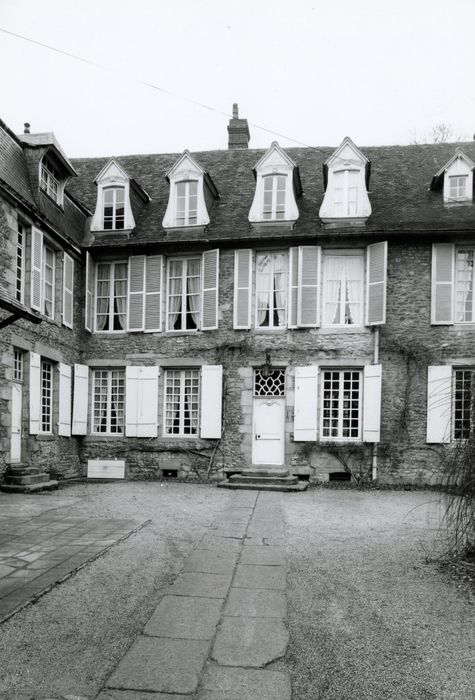 façade sur cour