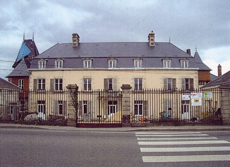 façade sur rue (photocopie numérisée)