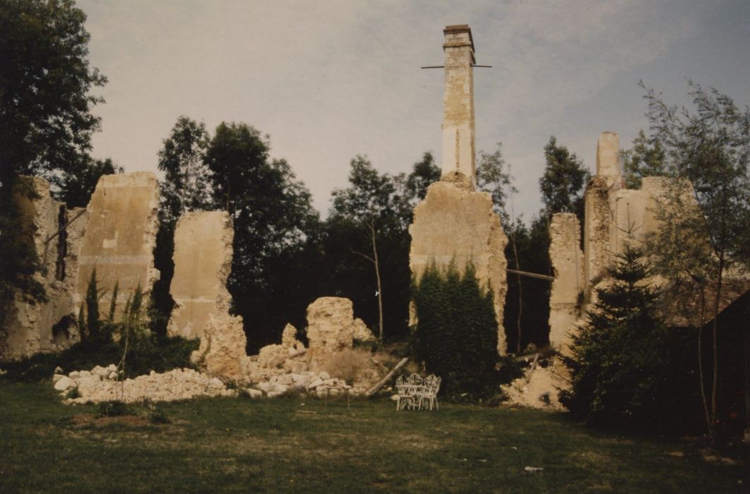 ruines du corps de logis