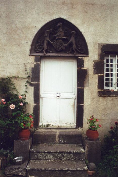 façade sud, porte d’accès secondaire