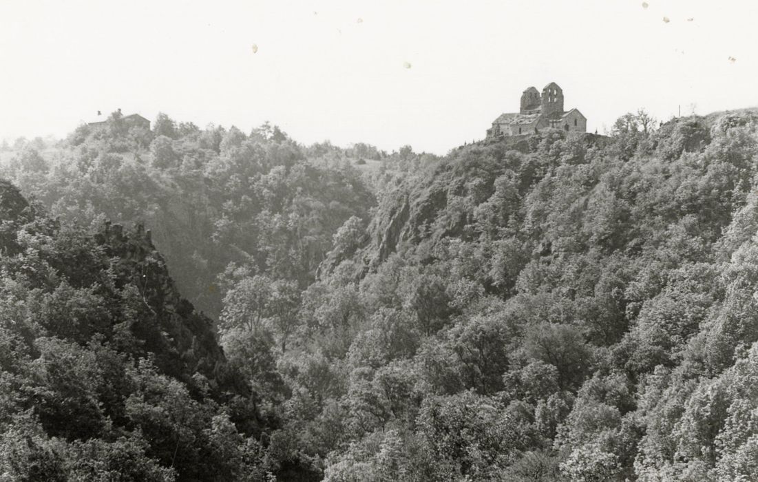 vue générale de la chapelle dans son environnement depuis le Nord-Est