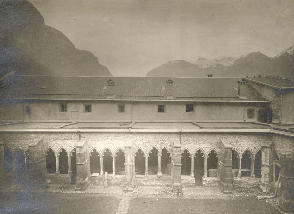 vue partielle du cloître