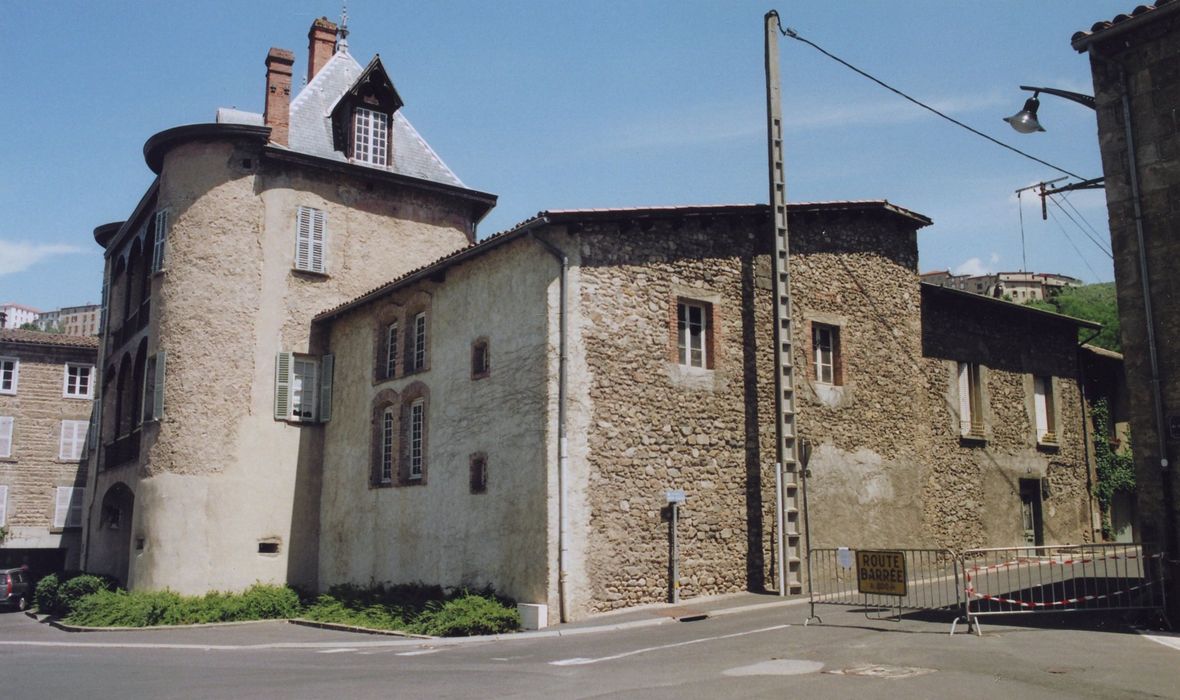 vue générale des bâtiments depuis le Sud