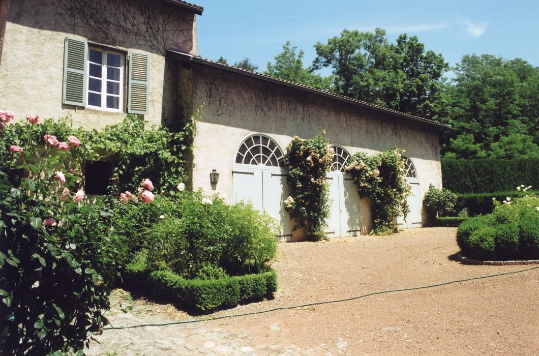 cour intérieure, remises nord, façade sud