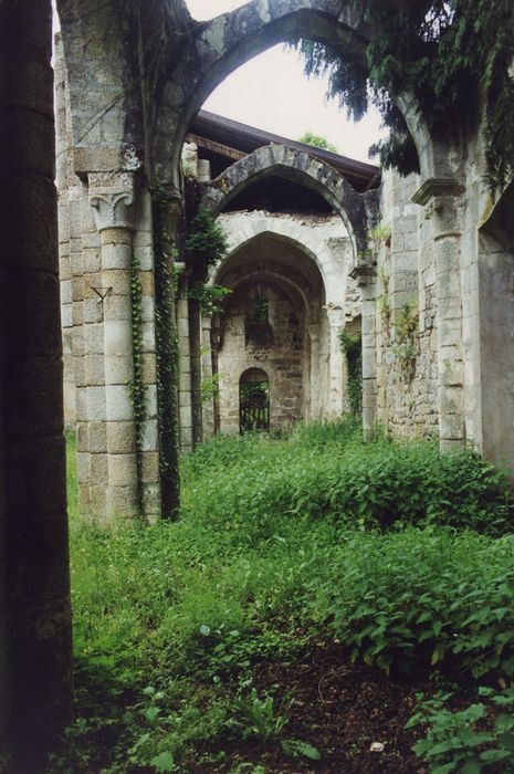 ancienne église abbatiale, bas-côté nord