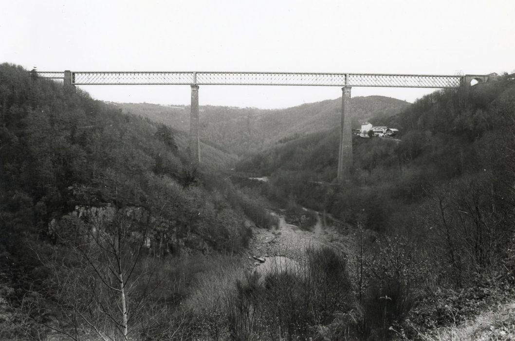 vue générale du viaduc dans son environnement depuis l’Ouest