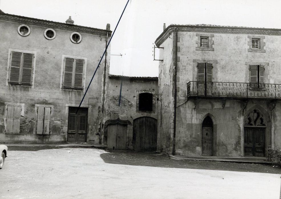 façade de la maison où les éléments recensés se trouvent dans le sous-sol