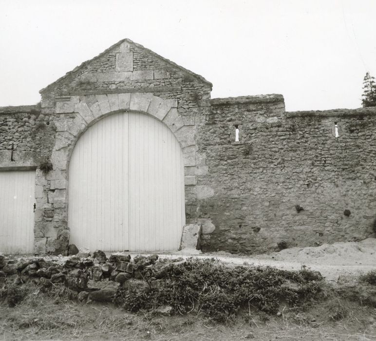 portail d’accès à la cour des communs