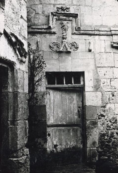 façade est, porte d’accès