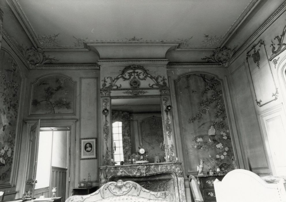 chambre dite de la marquise de Sévigné, vue partielle des décors