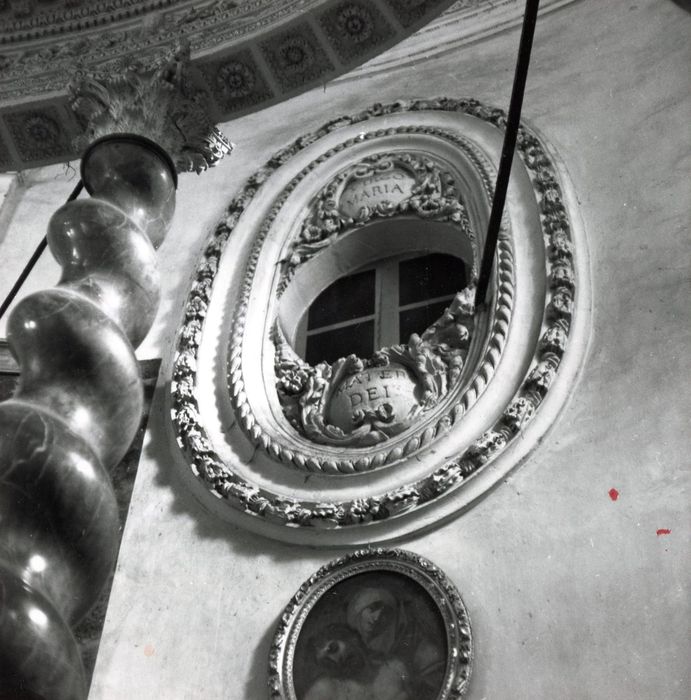 choeur, détail d’un occulus regardant la sacristie