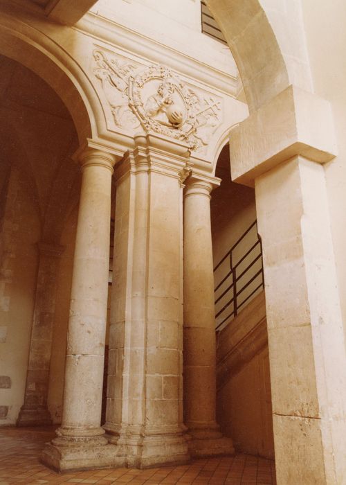 vestibule de l’escalier monumental, vue partielle