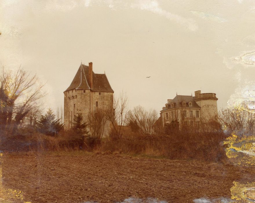 vue générale des bâtiments dans leur environnement depuis le Nord